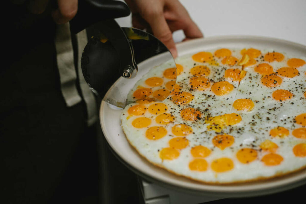 uova a forma di pizza